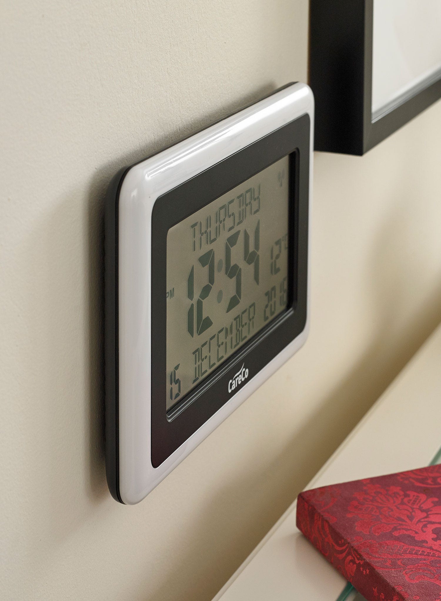 Clear Display LCD Clock