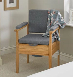 Ludlow Commode