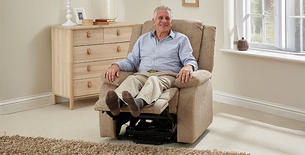 MaxiComfort Oasis Fabric Riser Recliner
